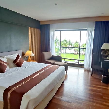 Batam View Beach Resort Nongsa Bagian luar foto